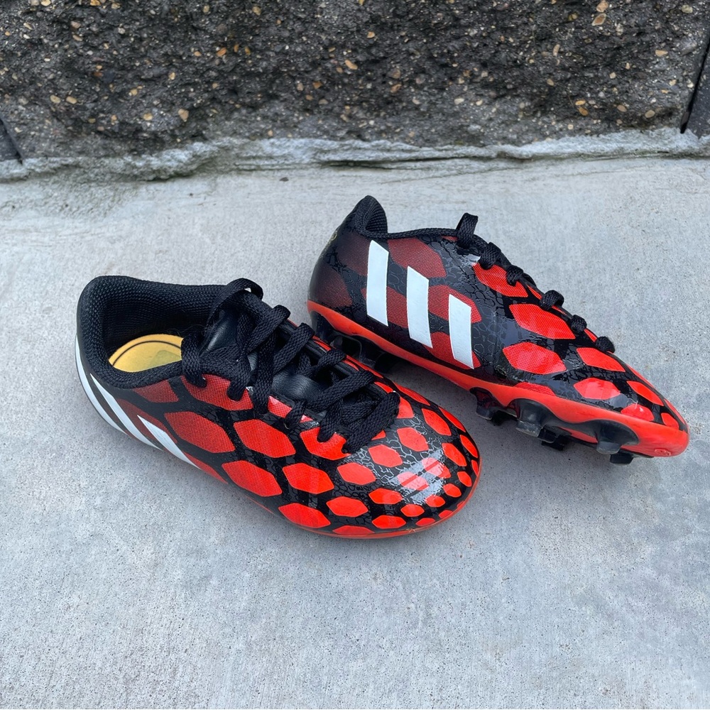 Soccer cleats